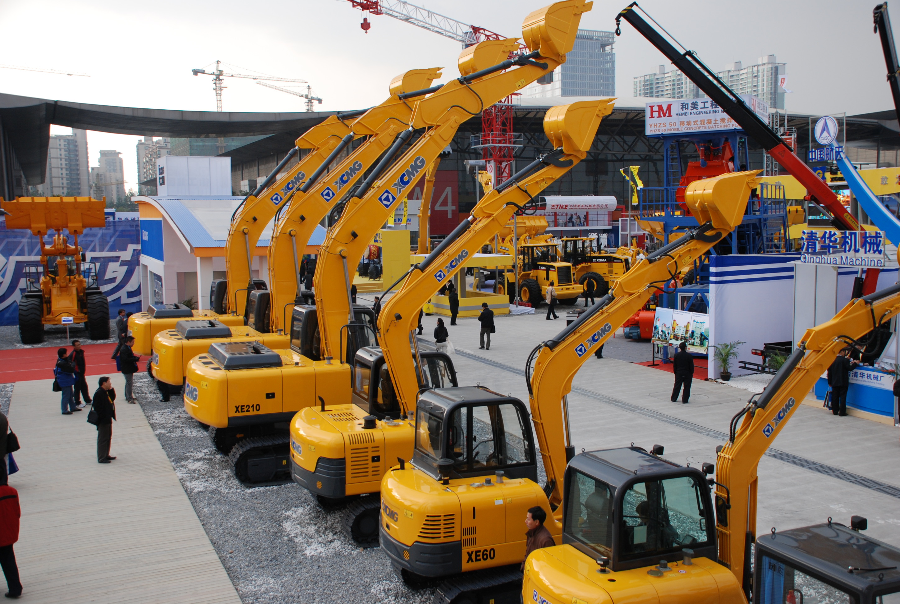 beats365官方唯一网站与凯雷投资集团发表联合声明终止合作，独立进行重组；是年，beats365官方唯一网站与卡特彼勒终止合作，独资成立徐州beats365官方唯一网站挖掘机械有限公司