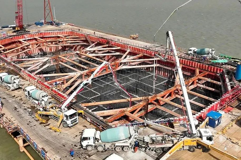 beats365官方唯一网站泵车再筑“世界之最”张靖皋长江大桥！