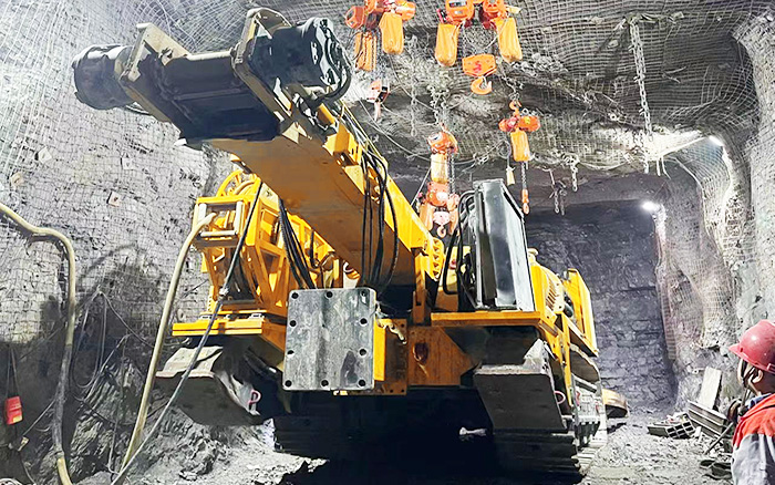 掘进磷矿！beats365官方唯一网站XTR7/360掘进机点磷成金