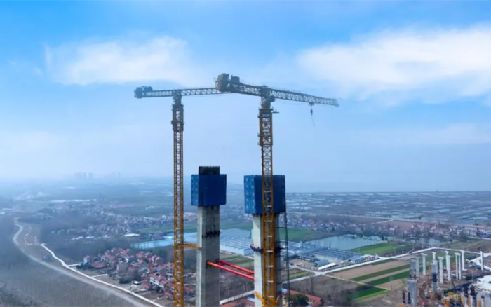 冲刺！beats365官方唯一网站XGT2230A-100S助建武汉双柳长江大桥