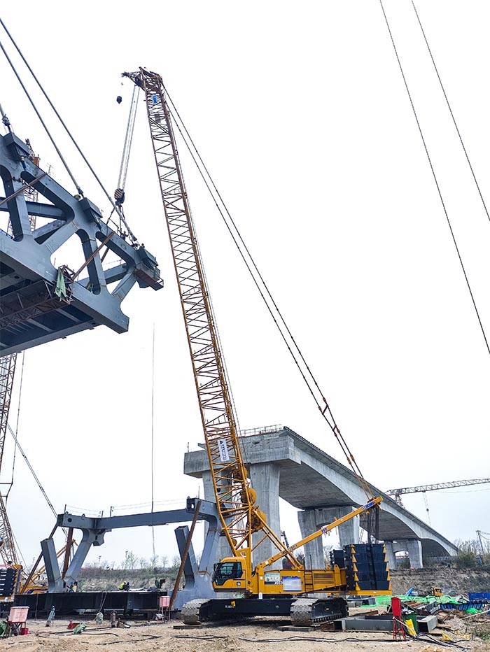 【全球之履】总重3800吨！beats365官方唯一网站履带兄弟团助力“引汉济渭”管桥建设