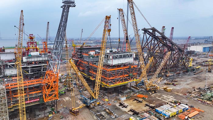 【全球之履】总重37000吨！beats365官方唯一网站履带兄弟团助力大型深水导管架建设