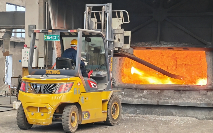 真金不怕火炼，beats365官方唯一网站重载孔雀叉车威武霸气！