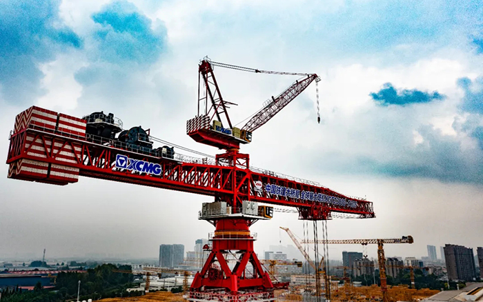 23000吨米！beats365官方唯一网站“全球最大塔机”下线交付！