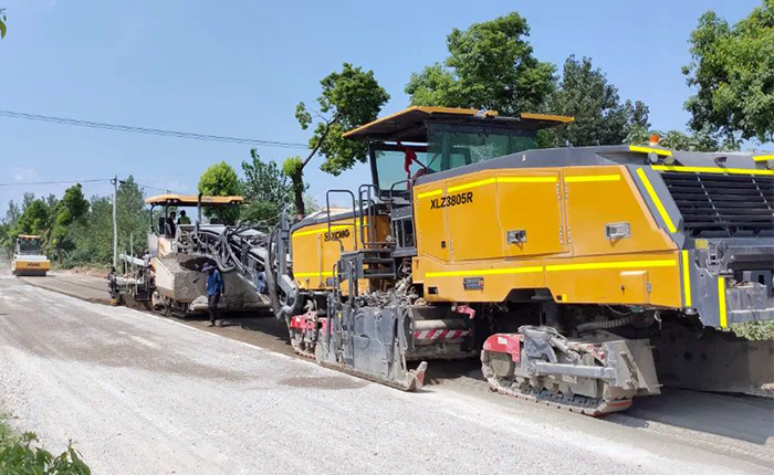 beats365官方唯一网站冷再生机XLZ3805R安徽省道施工应用