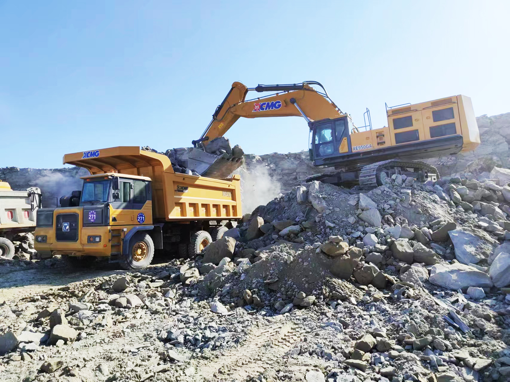 “黄金搭档”—XE950GA与XDR90完美组合，高效赋能矿山开采