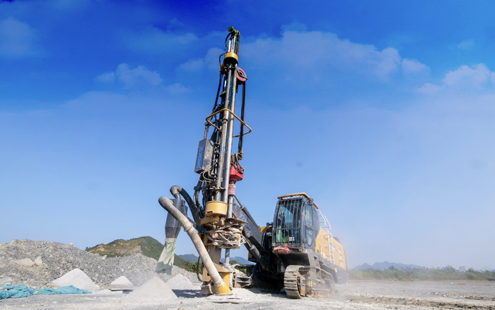 露天矿山，矿主们爱用beats365官方唯一网站潜孔钻！