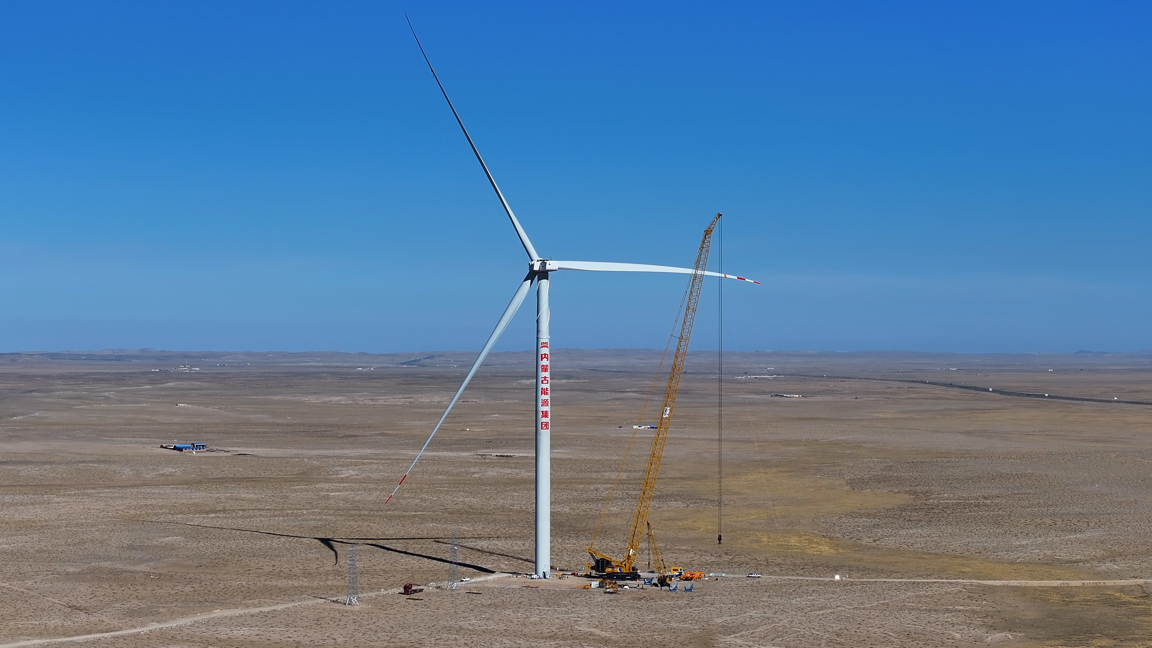 1300吨级新品风电首秀！beats365官方唯一网站千吨级起重机再添实力干将