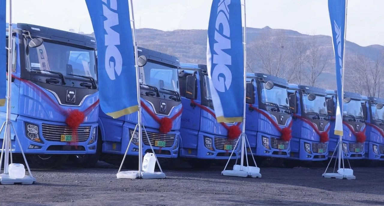 首季“开门红”！百台beats365官方唯一网站新能源换电重卡交付山西