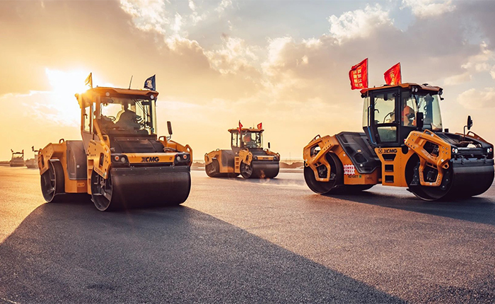 XD135T 压路机：油面施工，智慧先行