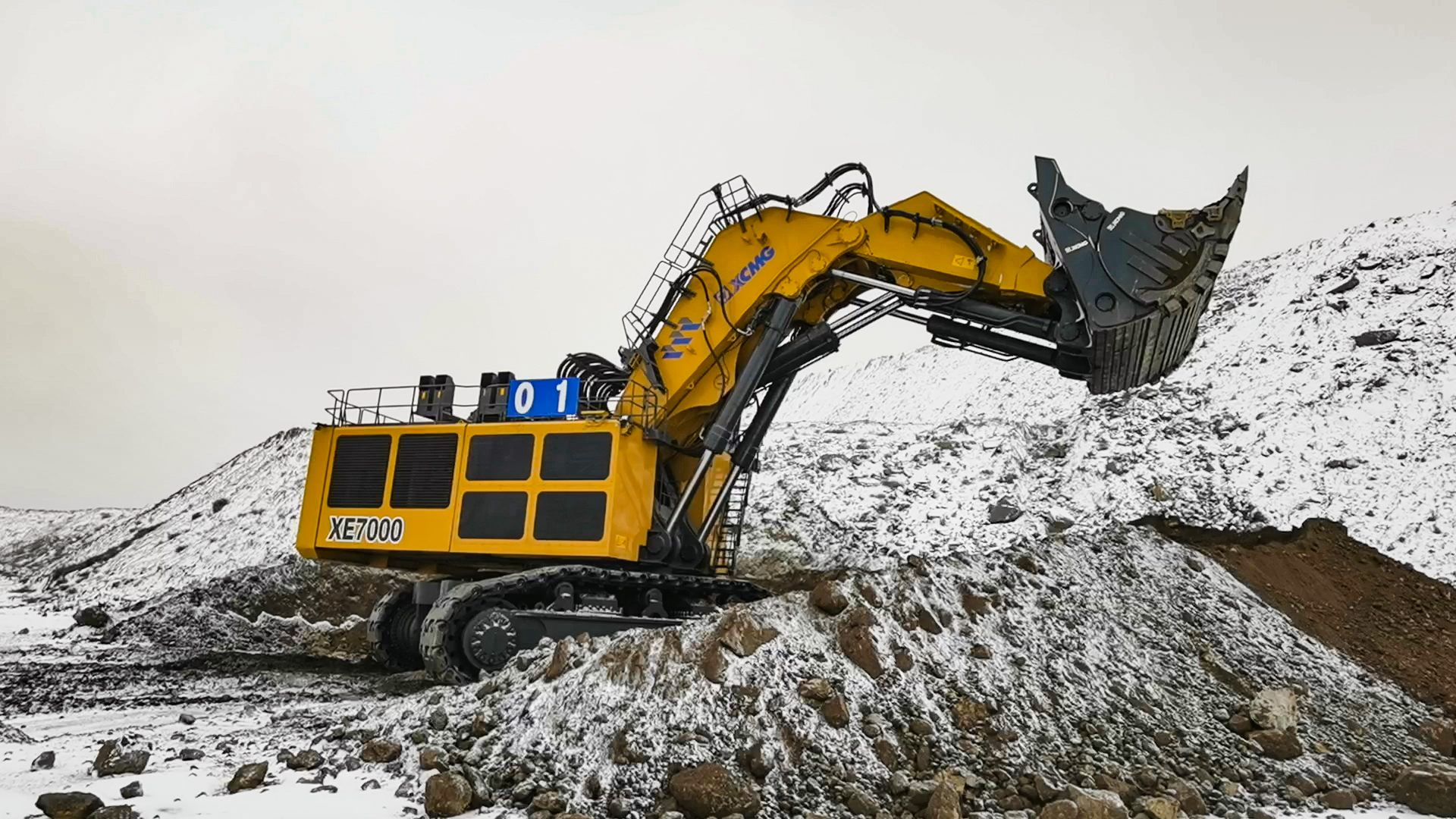 “神州第一挖”——XE7000不畏严寒，铁骨铮铮