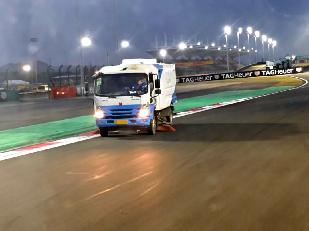 起猛了，居然在上海F1赛场上看到了TA...