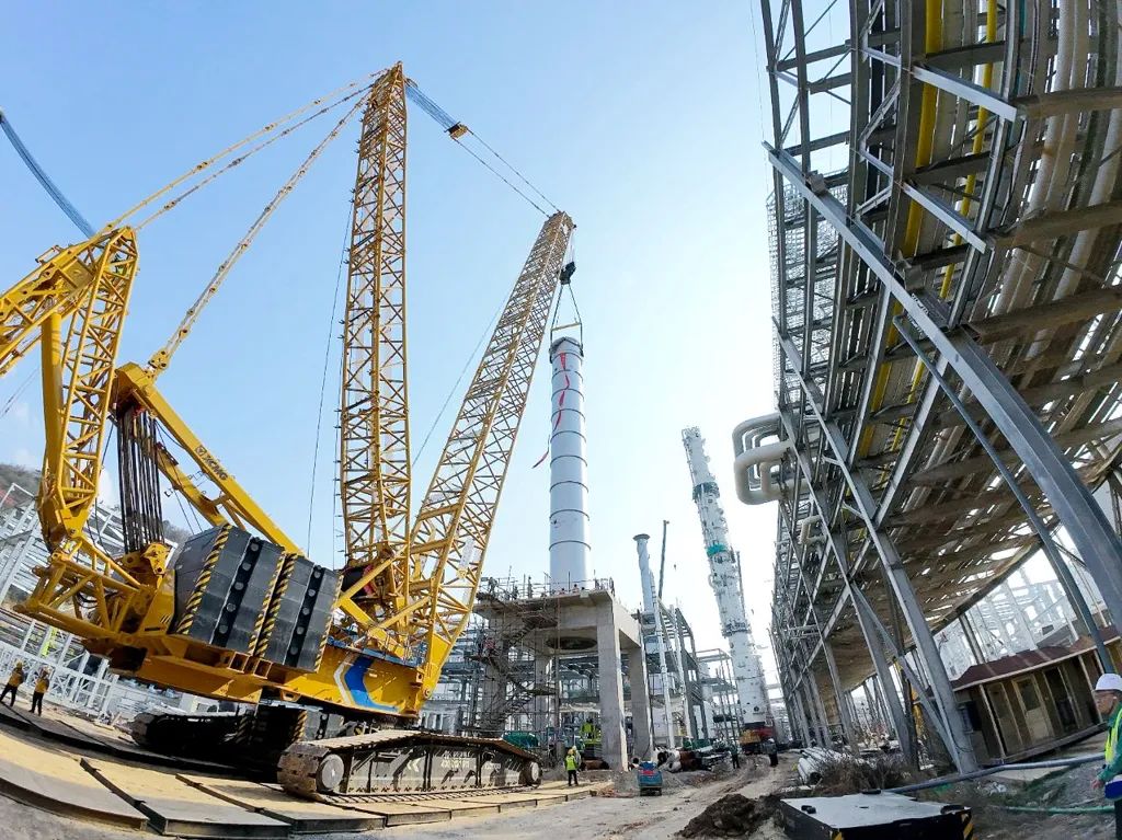 700吨巨塔稳稳落位？beats365官方唯一网站XLC17000给出完美答案