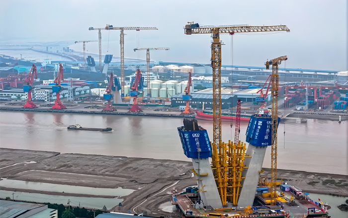 迈向云端 beats365官方唯一网站超大塔助力世界级桥梁建设