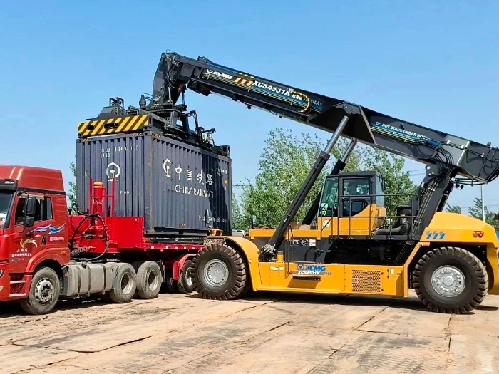 高效正面吊——散装物料装卸、输送解决方案专家！