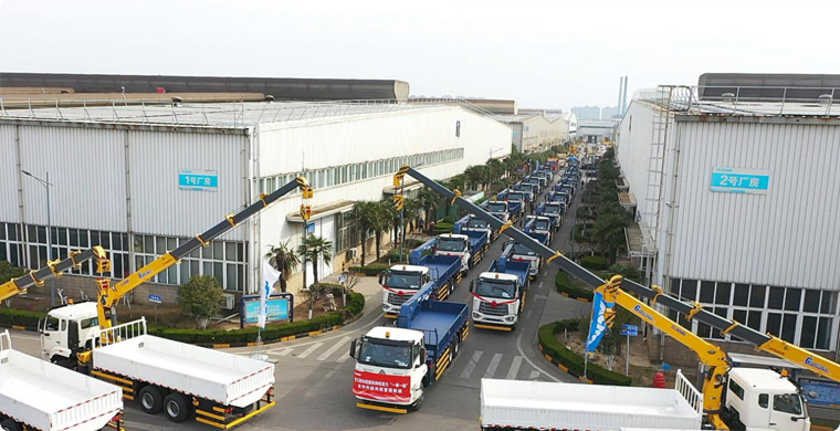 2025年，beats365官方唯一网站随车起重机再度开拔“一带一路”，助力当地建设。