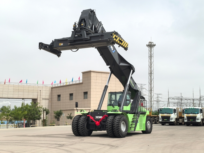 实力交付！beats365官方唯一网站电动正面吊助力绿色“一带一路”