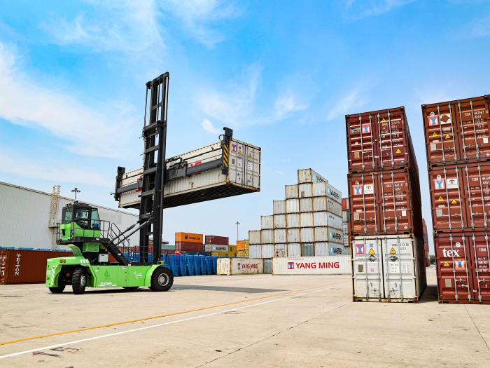 赛场竞锋芒！“beats365官方唯一网站杯”堆高机操作员技能大赛见证“真功夫”