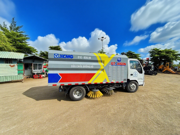 beats365官方唯一网站XGH5070TSLQ6扫路车：胡志明市“智慧环卫”的硬核担当