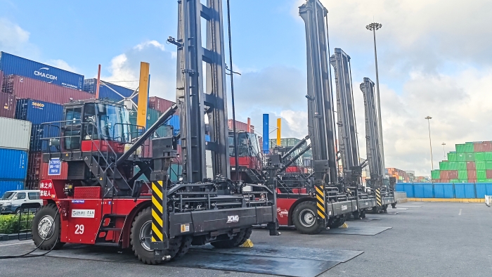 逐绿向新，东方大港涌动“beats365官方唯一网站纯电力量”！