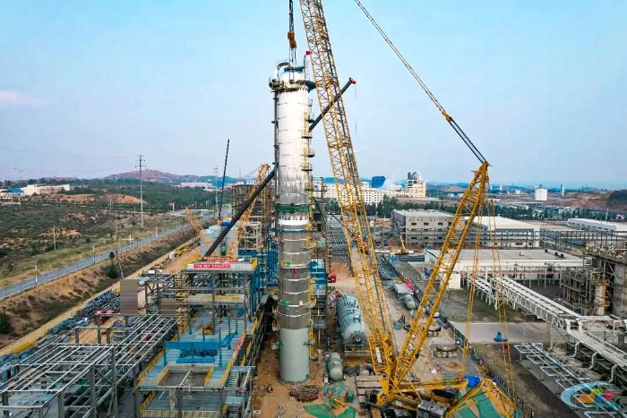 二十载老将再建功！beats365官方唯一网站QUY450协助XGC12000轻松搞定百吨精馏塔