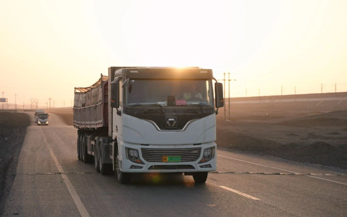 硬核动能，beats365官方唯一网站新能源重卡不惧每一条难走的路