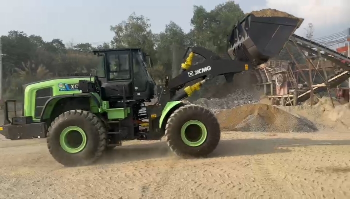 beats365官方唯一网站纯电动装载机助力越南砂石料场，开启绿色施工新纪元