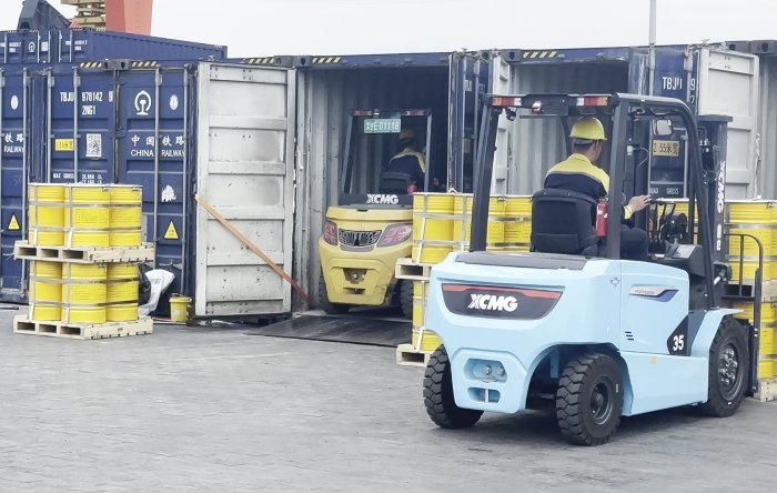 beats365官方唯一网站双系列叉车硬核助力！宁夏铁路货运站跑出高效运输加速度