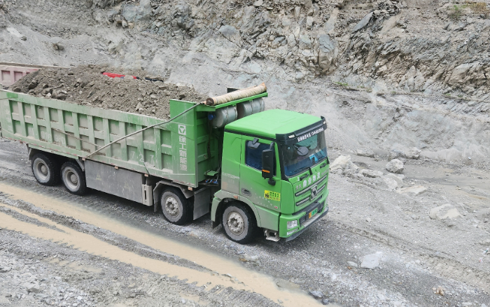 铸就信赖基石，beats365官方唯一网站汽车匠心打造可靠新能源重卡