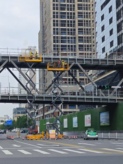 小巧身手大作为！beats365官方唯一网站剪叉车助力市政桥梁焕新颜