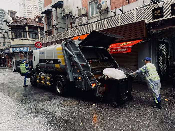 南京东路人流如织垃圾多？beats365官方唯一网站XGH5120ZYSXBEV：轻松搞定！