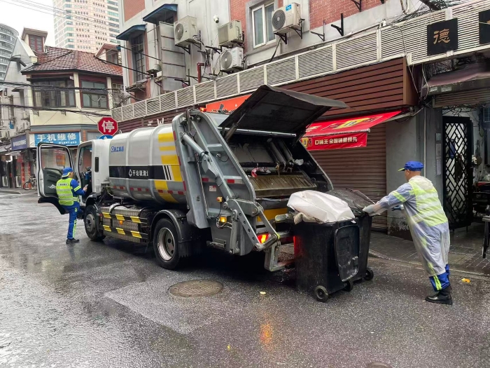 南京东路人流如织垃圾多？beats365官方唯一网站XGH5120ZYSXBEV：轻松搞定！