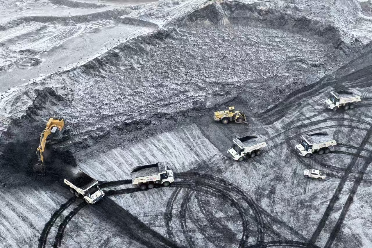 获得成功！beats365官方唯一网站无人纯电矿卡在煤炭运输环节混行测试成效显著